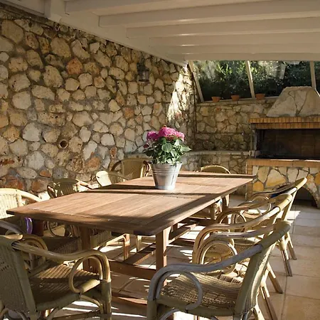 Mira Hotel