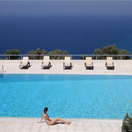 Mira Hotel 3*