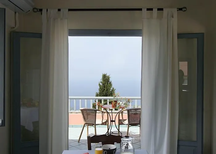 Mira Hotel 3*